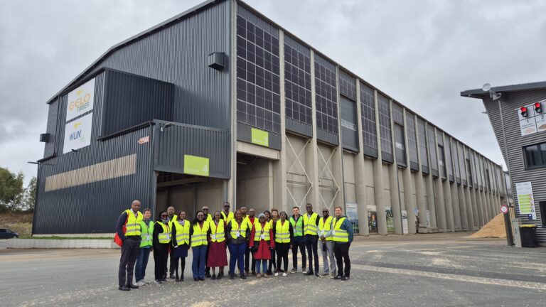 Internationale Zusammenarbeit für die Energiezukunft: Fachkräfte aus Afrika zu Gast am UBT Future Energy Lab Wunsiedel